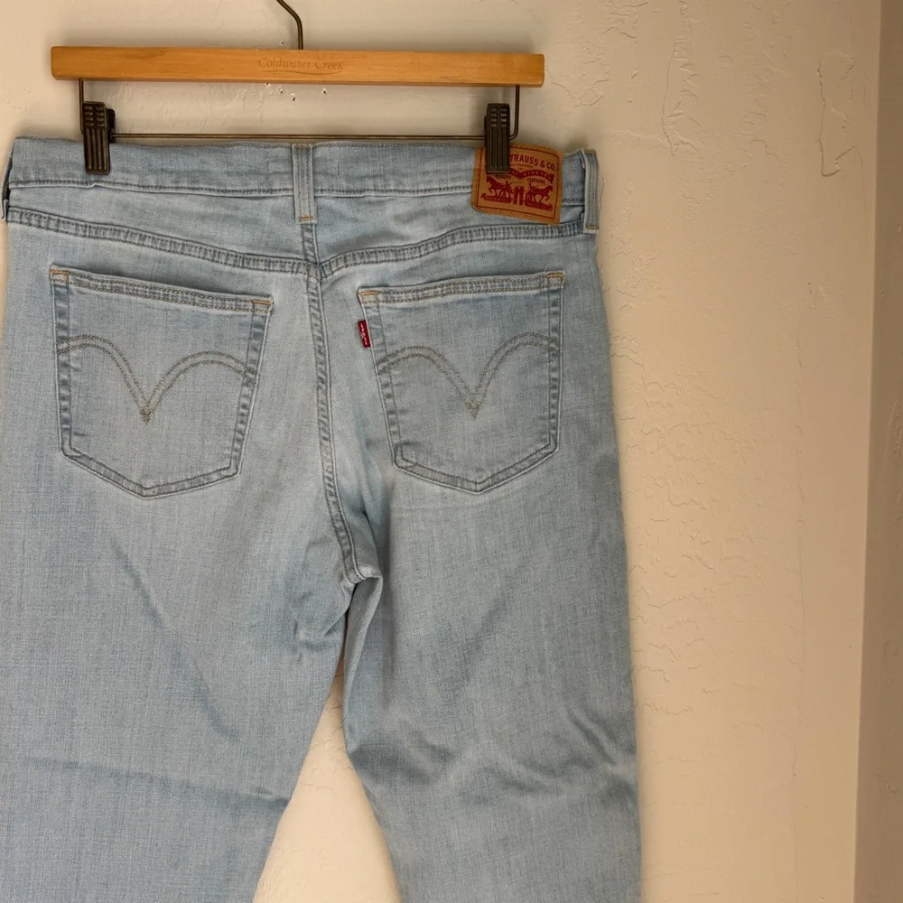 Levi's‎ Jeans Women's Light Wash Boyfriend Stretchy Jeans Size 31